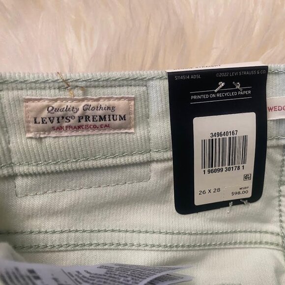 NWT $98 LEVI'S Women 26x28 WEDGIE STRAIGHT FIT CORDUROY Cropped PANTS Jeans MINT - Picture 7 of 10